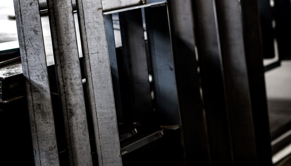 découvrez les caractéristiques, les usages courants et les limitations de l'acier s235, un matériau essentiel dans la construction et l'industrie.