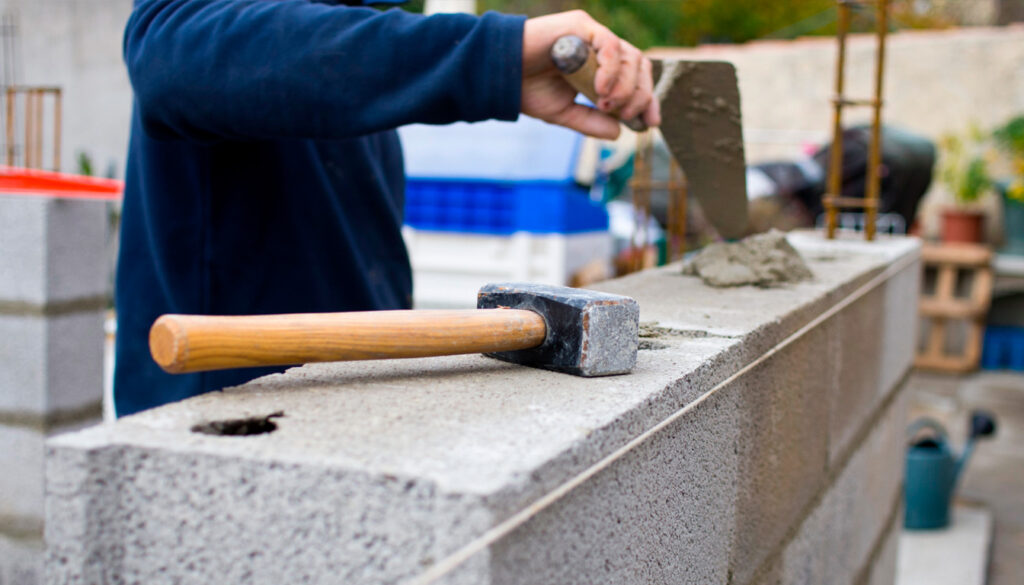 découvrez les dimensions standards des parpaings pour bien choisir vos matériaux de construction et réussir vos projets de maçonnerie.
