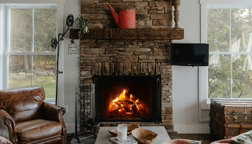 découvrez les obligations légales et les solutions pratiques pour enlever une cheminée tout en conservant le conduit, afin d'assurer sécurité et conformité dans votre logement.