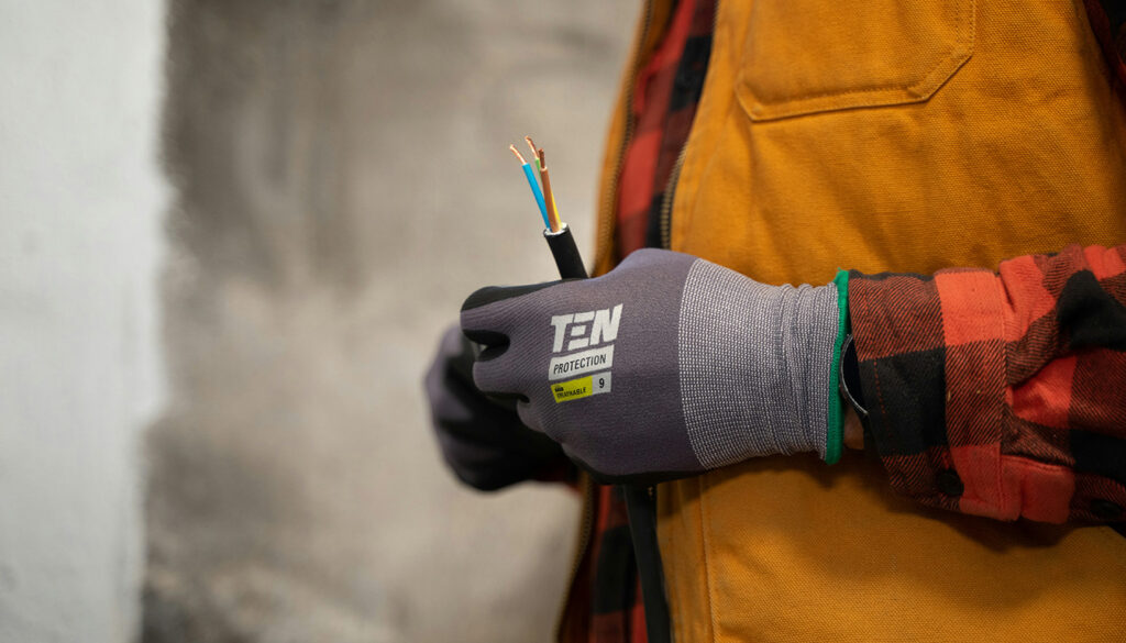 découvrez tout sur le métier d'installateur domotique : formations requises, salaire moyen et parcours d'études pour réussir dans ce secteur en pleine croissance.