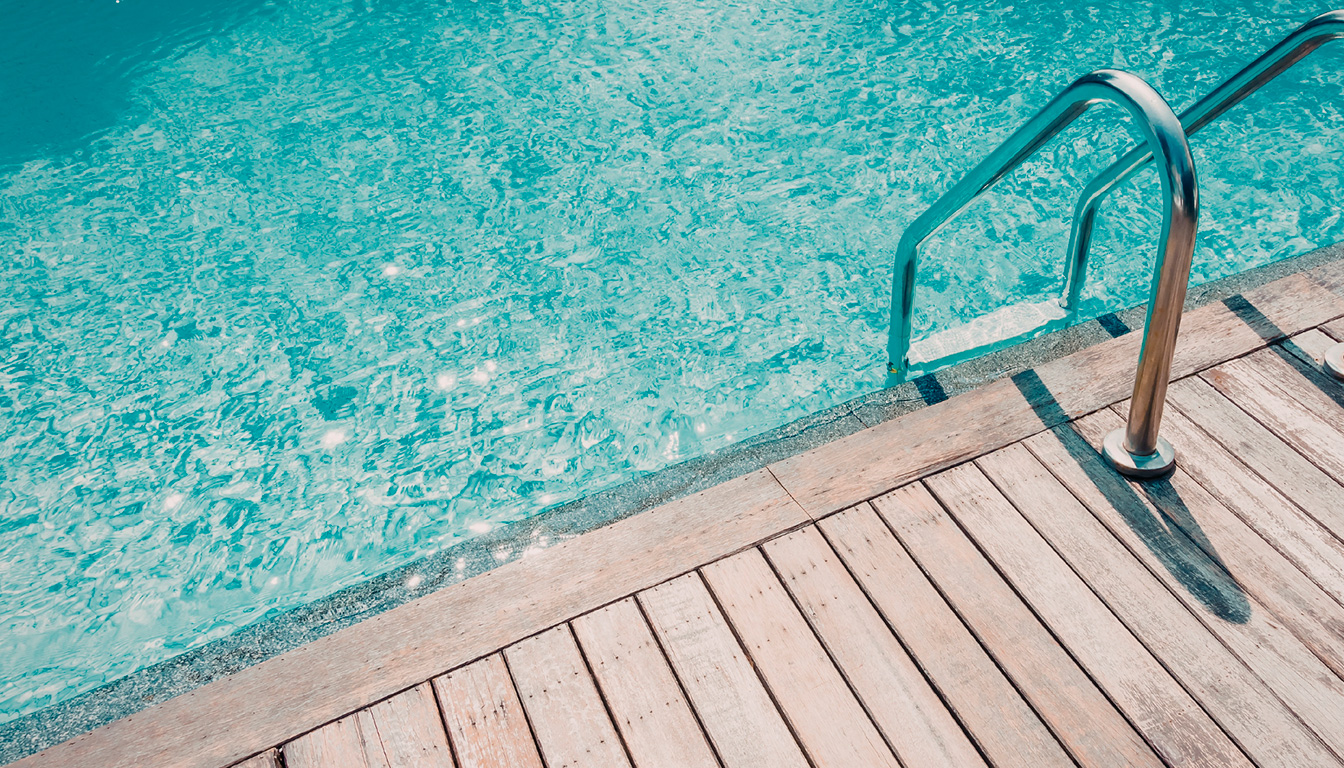 découvrez comment concevoir et poser une margelle de piscine en bois avec notre guide complet, alliant esthétique et durabilité pour sublimer votre espace extérieur.