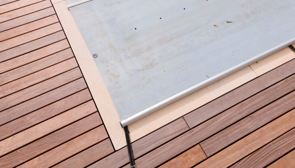 découvrez les principaux inconvénients d'une bâche à barres et les informations essentielles à connaître avant de faire votre achat pour une piscine sécurisée et adaptée.