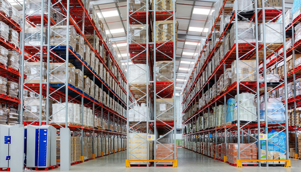 Découvrez comment choisir le rack de rangement idéal pour optimiser votre espace efficacement. Conseils pratiques et critères essentiels pour un rangement organisé et fonctionnel.
