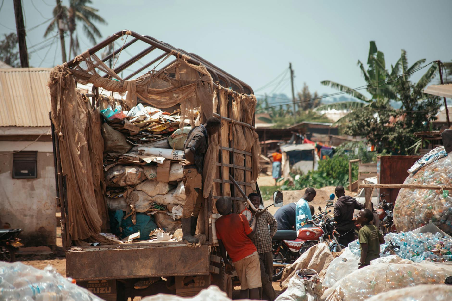 Combien de fois peut-on aller à la déchetterie par jour selon les règlements locaux — camion décharge déchets déchetterie