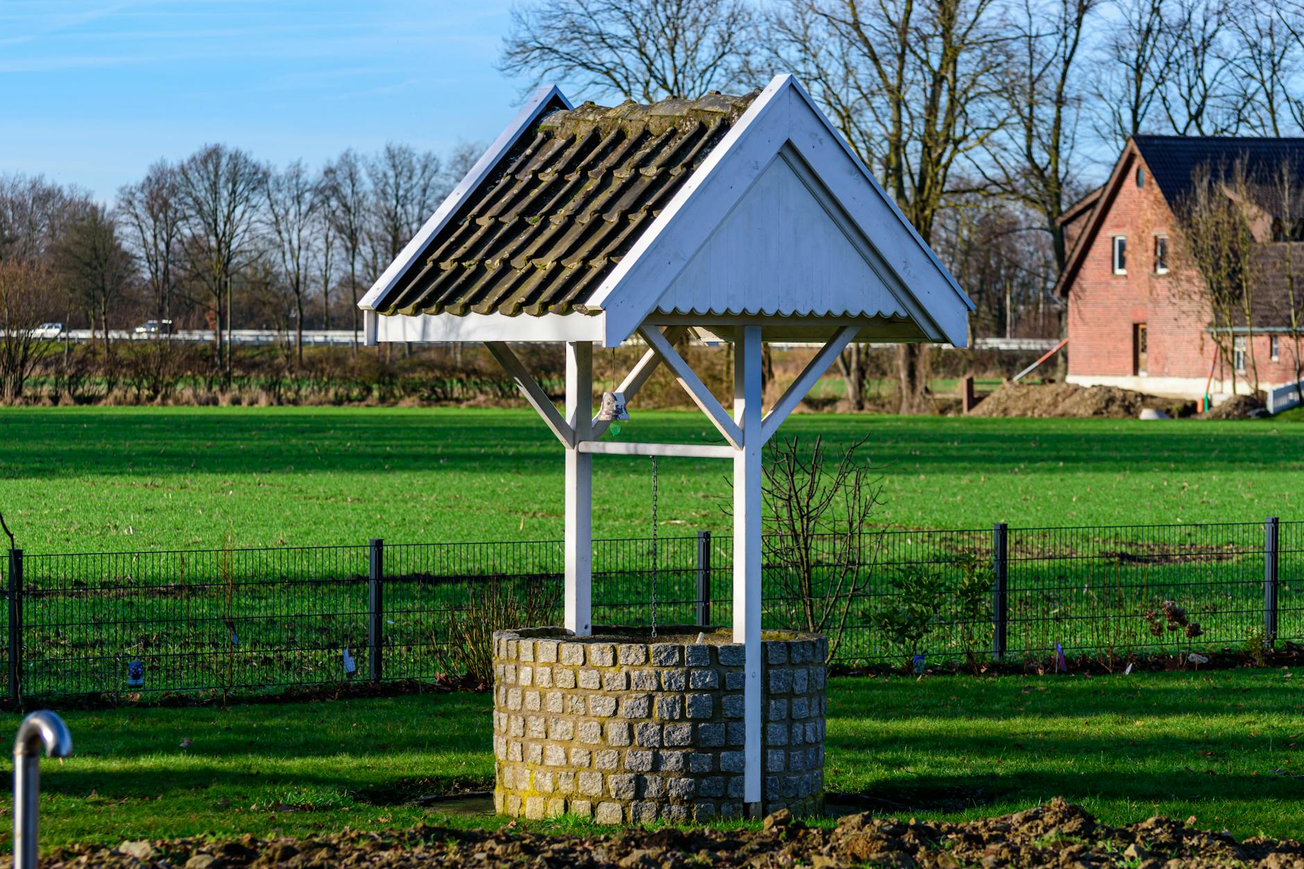 Conséquences d’un puits sur la stabilité de la maison et les risques d’affaissement — maison fondation avec puits d'eau