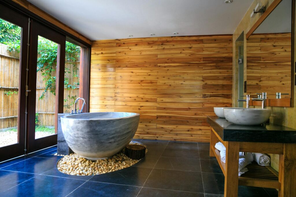 Quel bois choisir pour une — meubles en bois salle de bain résistant à l'humidité
