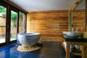 Quel bois choisir pour une — meubles en bois salle de bain résistant à l'humidité