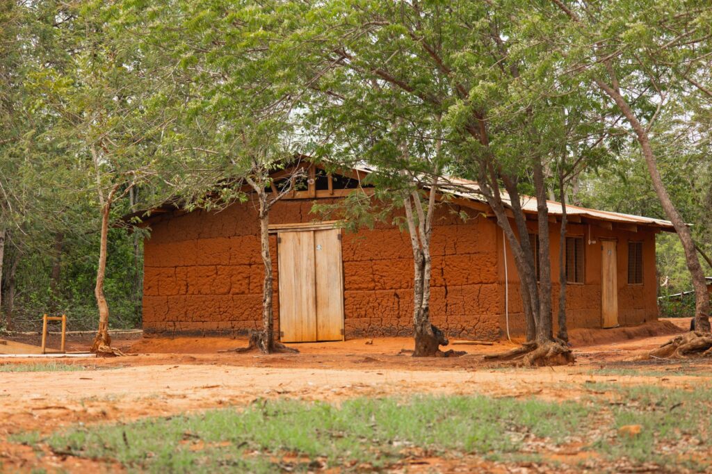 Maison en argile principes constructifs, — maison en argile construction matériaux naturels