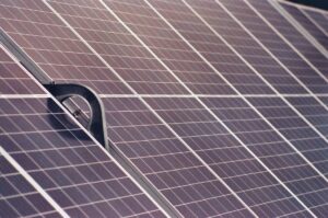 Peut-on brancher deux panneaux solaires — panneaux solaires connectés régulateur
