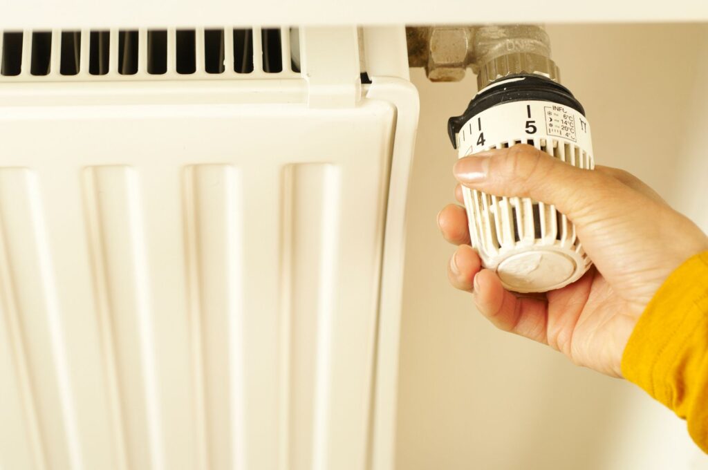 Purger ses radiateurs quand le — outil de purge radiateur