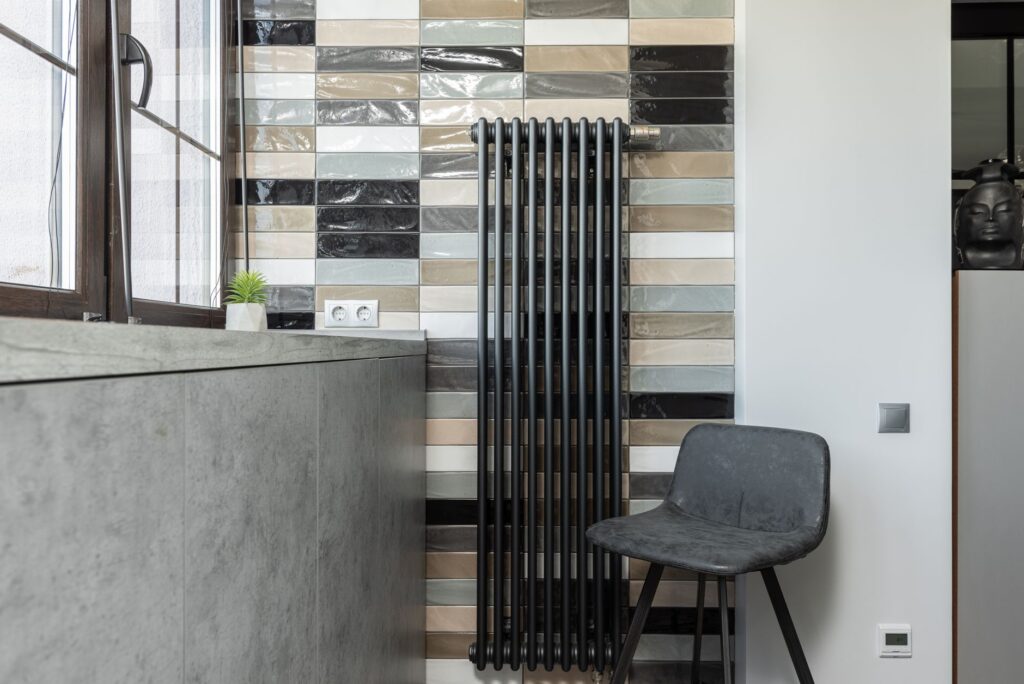 Radiateurs Thermor gamme, avis et — radiateur électrique moderne dans salon