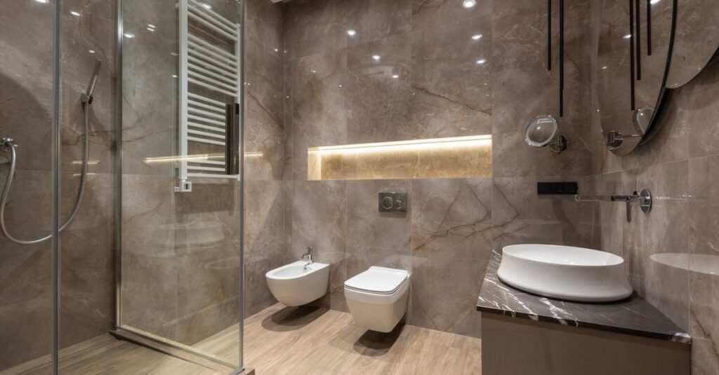 Découvrez comment rénover votre salle de bain en intégrant un bidet simplement grâce à nos 5 étapes pratiques et faciles à suivre.