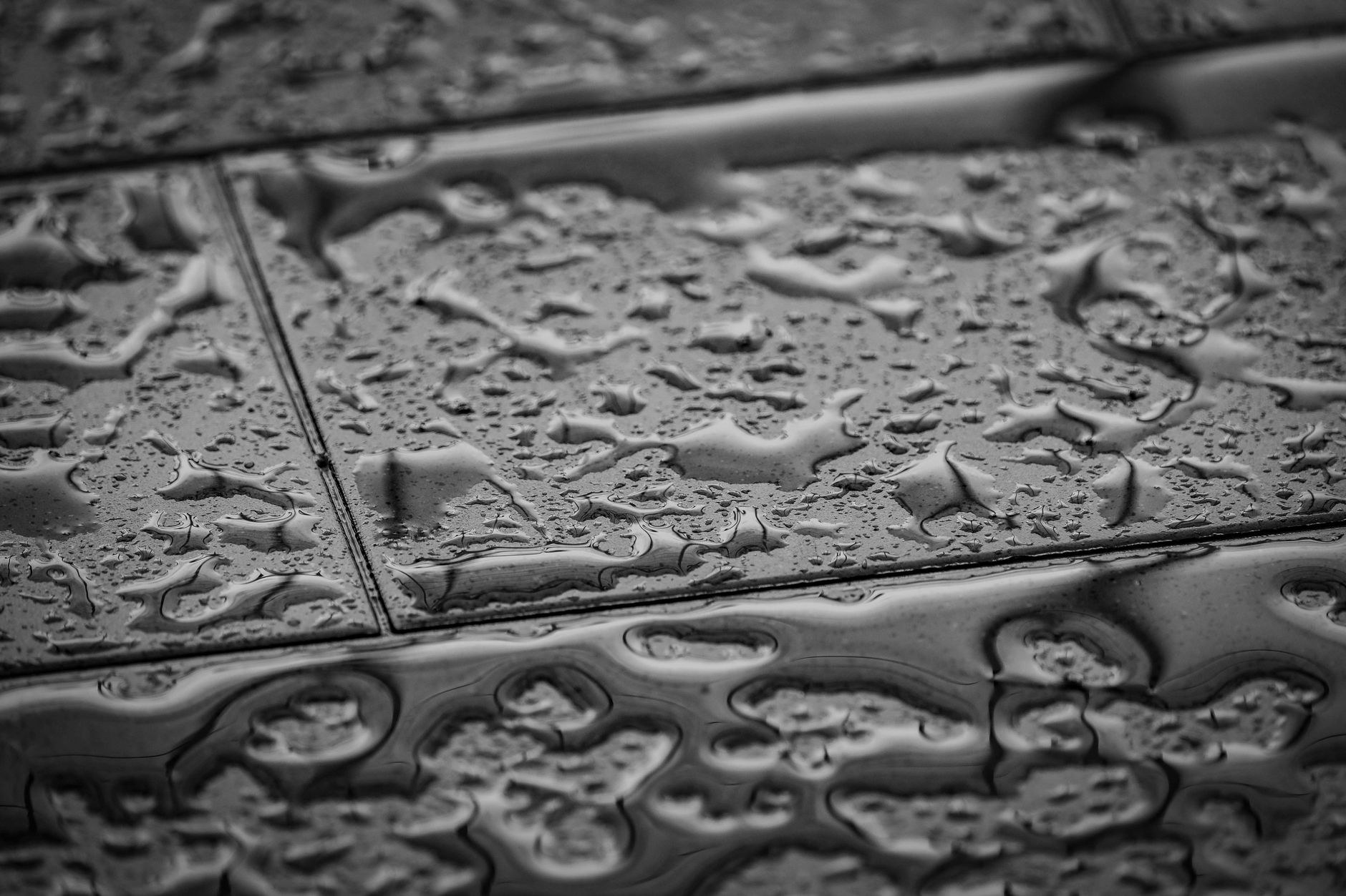 Signes d’une fuite d’eau sous le carrelage : ne pas attendre que tout se soulève — fuite d'eau sous le carrelage