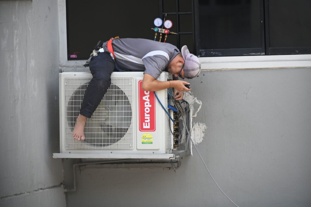 Pompe à chaleur Daikin avis, — installation pompe à chaleur Daikin unité extérieure
