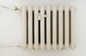 Robinets thermostatiques à quoi ça — gros plan sur robinet thermostatique