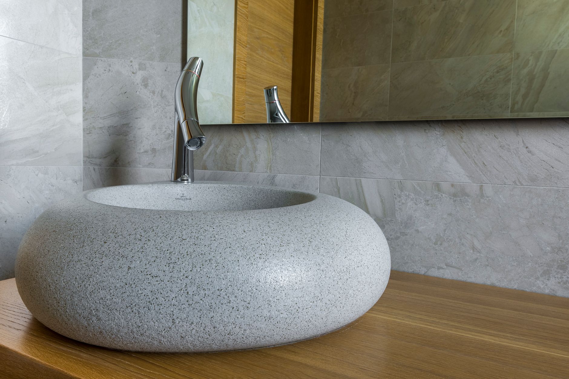 Couleurs et matières naturelles dans la salle de bain tendance de 2026 — salle de bain moderne matériaux naturels