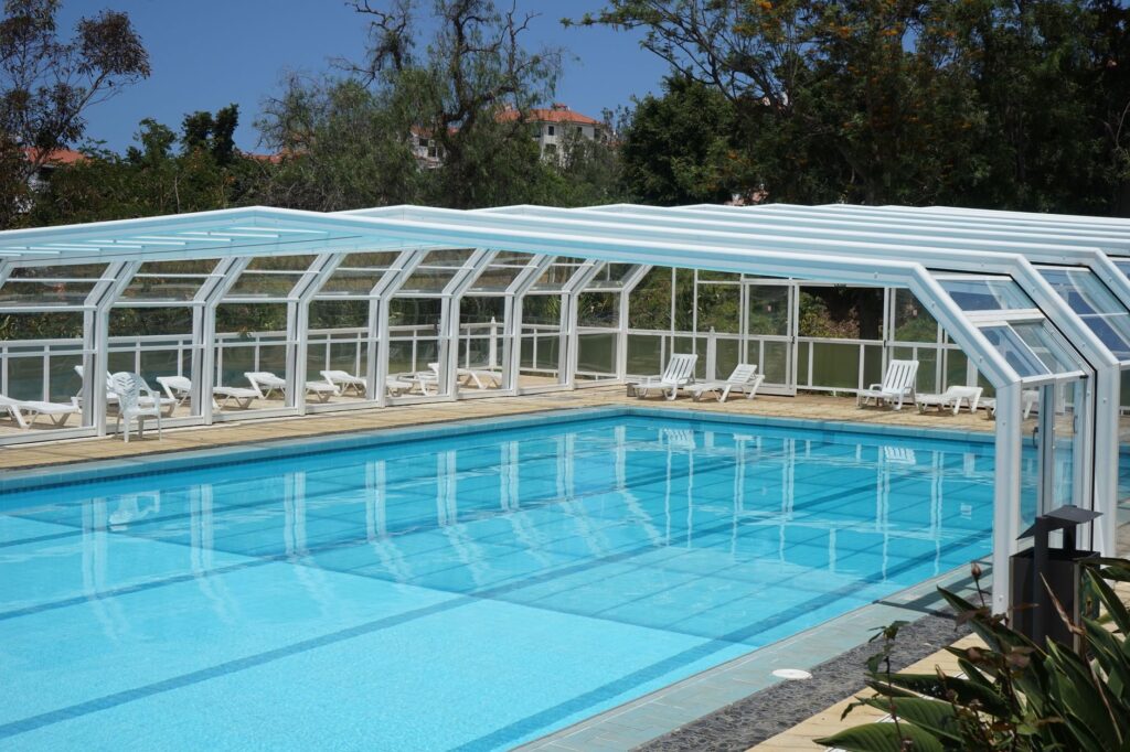 Volet roulant de piscine immergé — installation volet roulant piscine