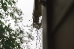 Déboucher une canalisation d'eau pluviale — canalisation d'eau pluviale bouchée
