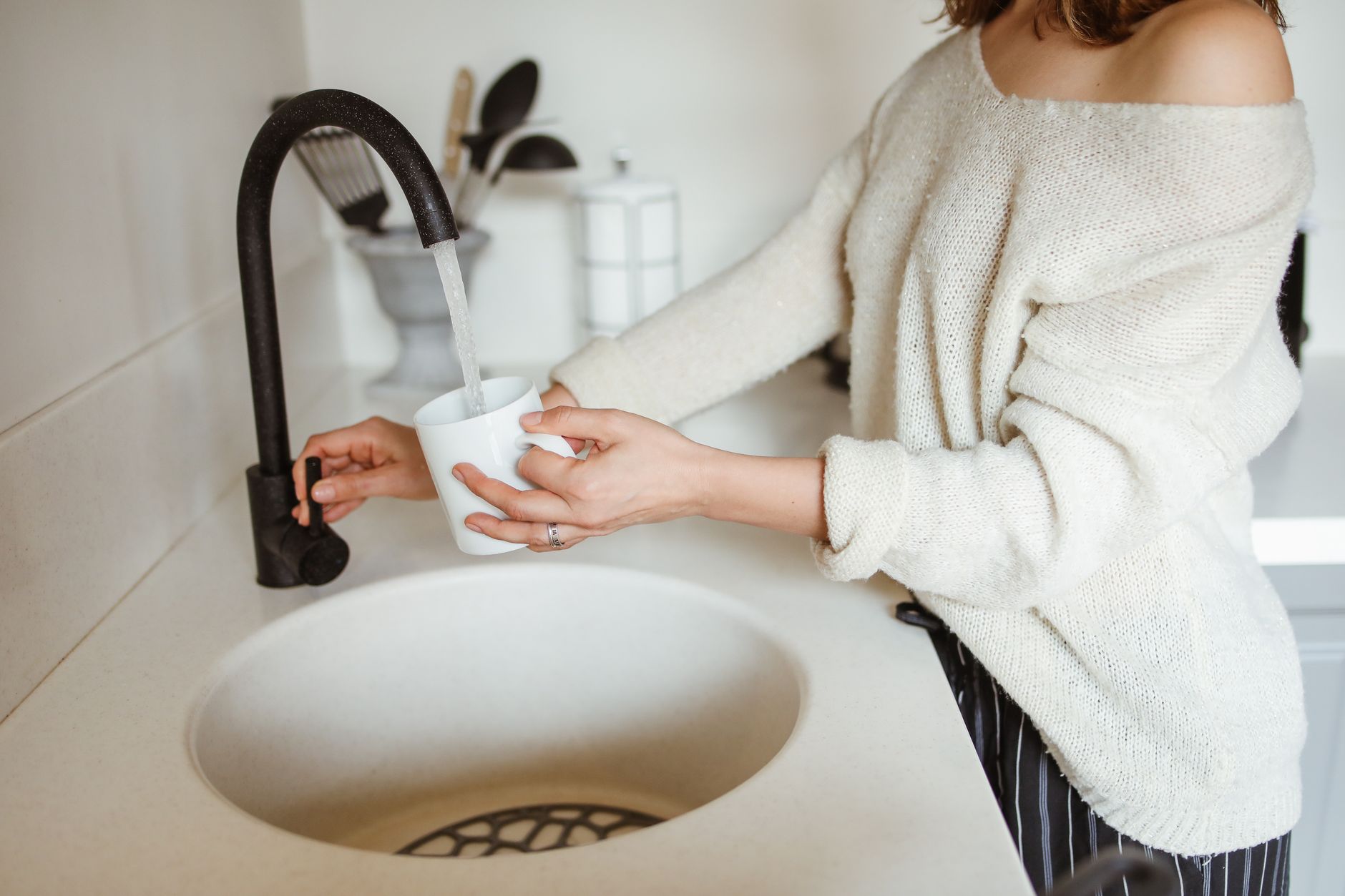 Comprendre son robinet de cuisine avec douchette avant de le démonter — outils pour démonter robinet de cuisine