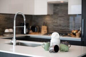 Démonter un robinet de cuisine — outils pour démonter robinet de cuisine