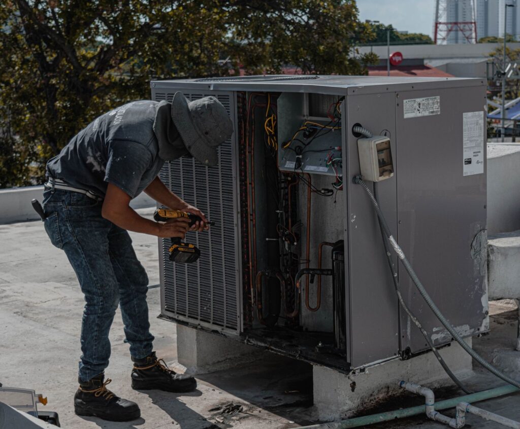 VMC qui fait du bruit — outils de maintenance système de ventilation