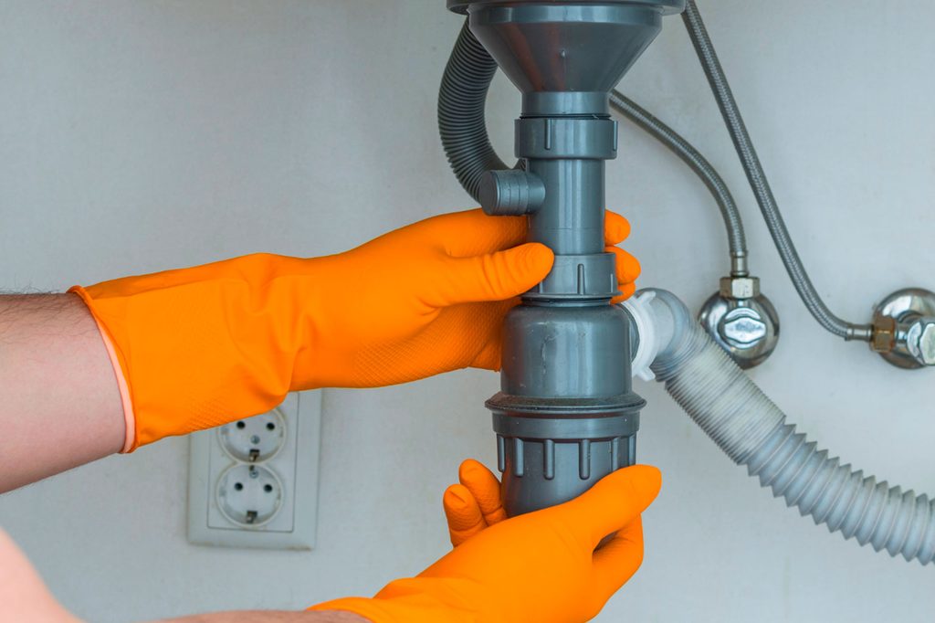 Déboucheur de canalisation : identifier le bouchon avant de choisir — outils de plombier nettoyage canalisation