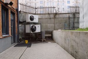 Cache pour pompe à chaleur — unité de pompe à chaleur avec cache
